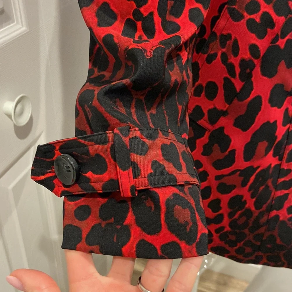 EUC Caché red leopard trench_3